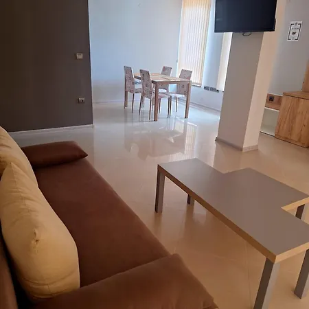 студия и за гости -жк пентагон * Kŭrdzhali